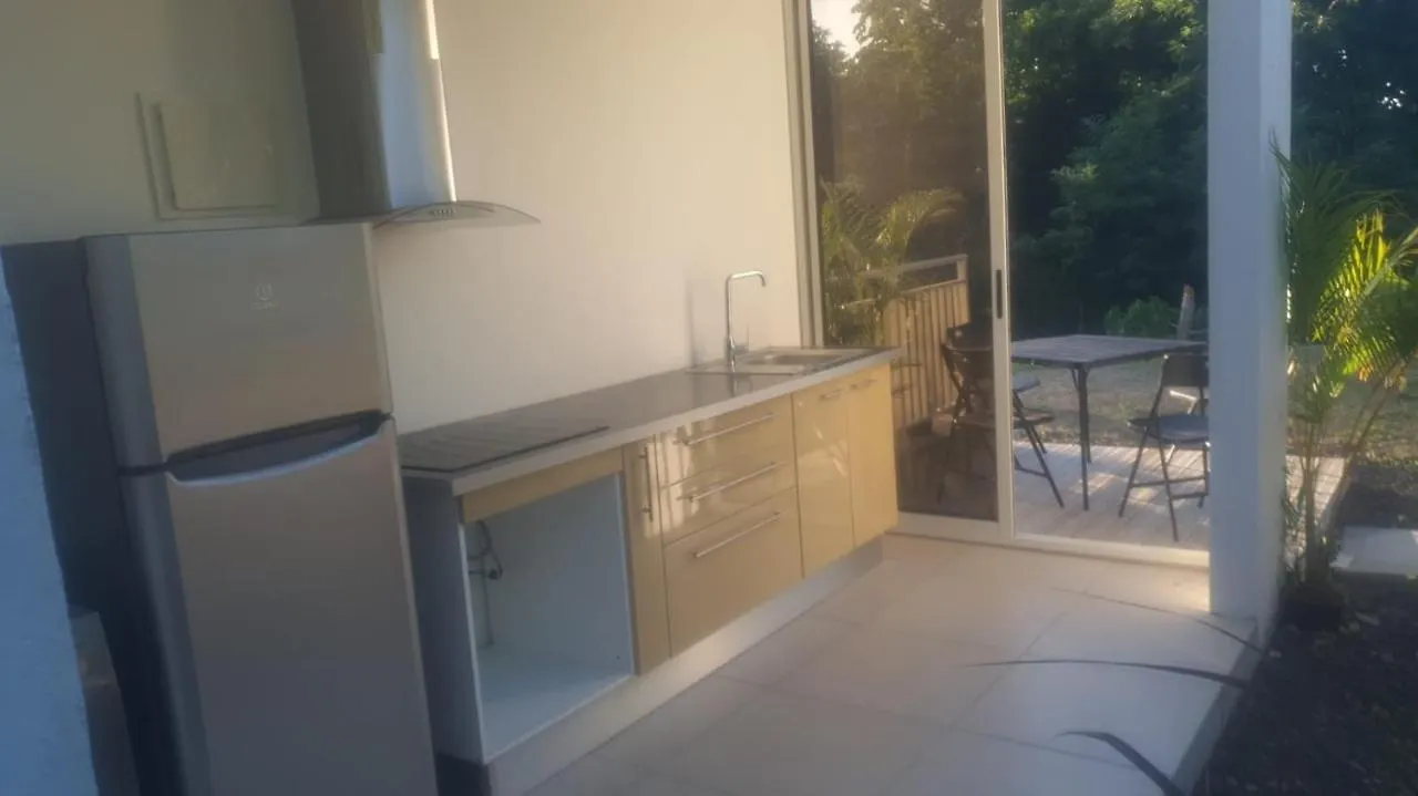 Apartment Chez Hugo, Bel Appartement Tres Bien Situe Pour Visiter La Martinique En Journee Et Dormir La Nuit Les Trois-Ilets