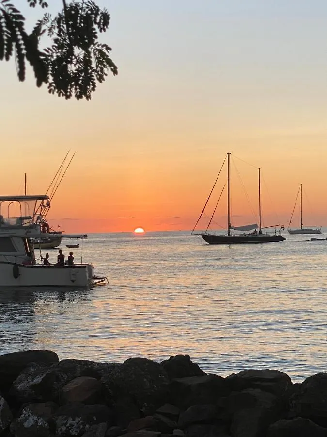 Chez Hugo, Bel Appartement Tres Bien Situe Pour Visiter La Martinique En Journee Et Dormir La Nuit Les Trois-Ilets Martinique