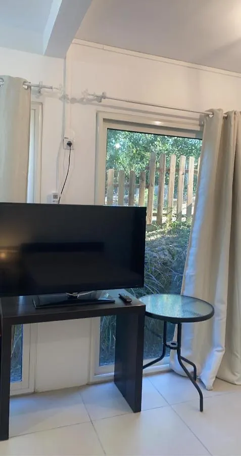 Chez Hugo, Bel Appartement Tres Bien Situe Pour Visiter La Martinique En Journee Et Dormir La Nuit Les Trois-Ilets